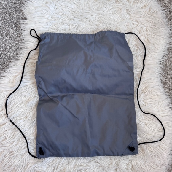 Apple | Gray Drawstring Backpack - Picture 4 of 4